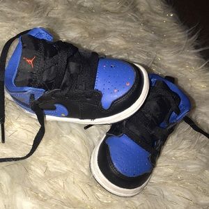 BABY JORDAN 1S